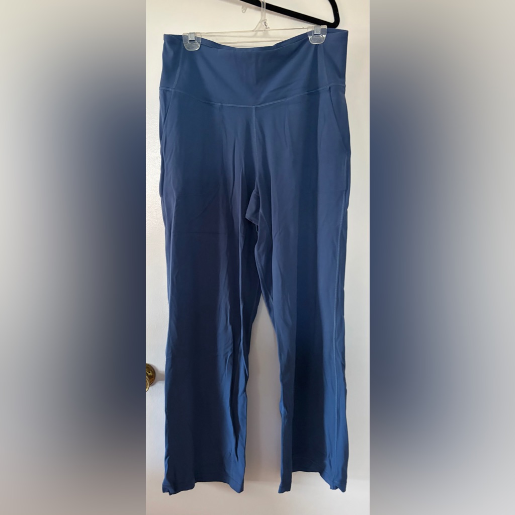 Euc Lululemon High Rise Align Legging - 14 Short